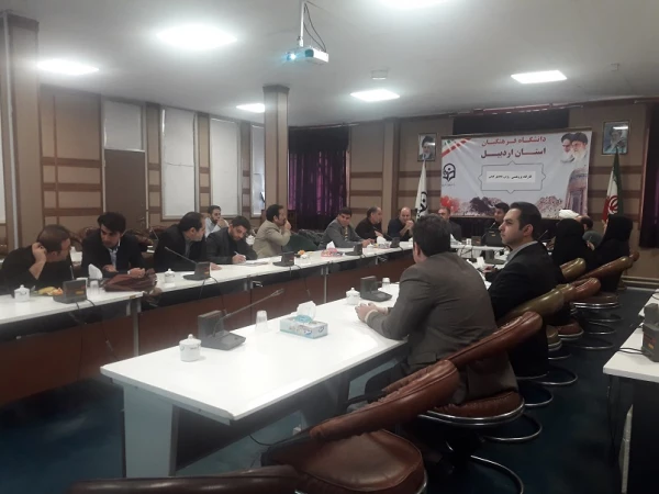  دورۀ آموزشی روش های تحقیق کیفی  2