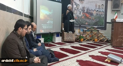 در مرکز آزادگان نیر برگزار شد:

مراسم بزرگداشت یاد و خاطره سردار دلها شهید قاسم سلیمانی و شهدای حادثه هوایی
