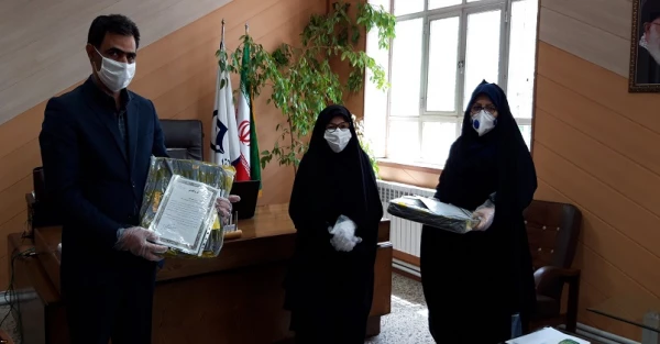 تجلیل از مسئولین آموزش پردیس بنت الهدی صدر
 2