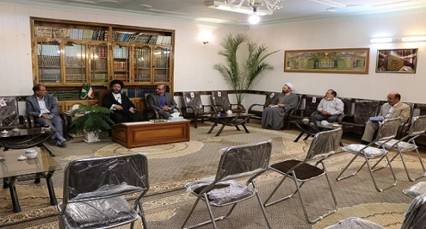 دیدار سرپرست دانشگاه و اعضای بنیاد خیرین حامی دانشگاه فرهنگیان استان اردبیل با نماینده ولی فقیه و امام جمعه اردبیل 4