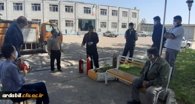 برگزاری کارگاه آموزشی و مانور پیشگیری و اطفاء حریق ویژه نیروهای خدماتی ، حفاظت فیزیکی و کارکنان مرکز