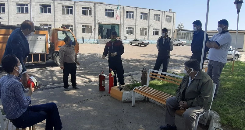 برگزاری کارگاه آموزشی و مانور پیشگیری و اطفاء حریق ویژه نیروهای خدماتی ، حفاظت فیزیکی و کارکنان مرکز 2