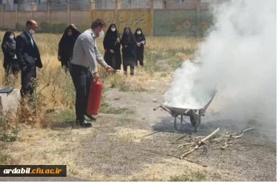 در پردیس بنت الهدی برگزار شد:

کارگاه آموزشی و مانور پیشگیری و اطفاء حریق ویژه نیروهای خدماتی، حفاظت فیزیکی و کارکنان