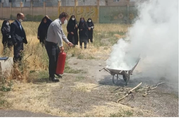 کارگاه آموزشی و مانور پیشگیری و اطفاء حریق 