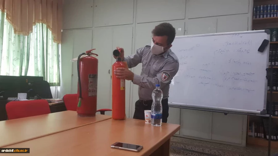 کارگاه آموزشی و مانور پیشگیری و اطفاء حریق 