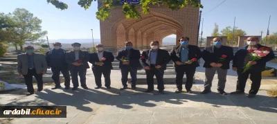  مراسم غبار روبی و عطر افشانی مزار شهدا شهرستان نیر به مناسبت هفته تربیت بدنی 