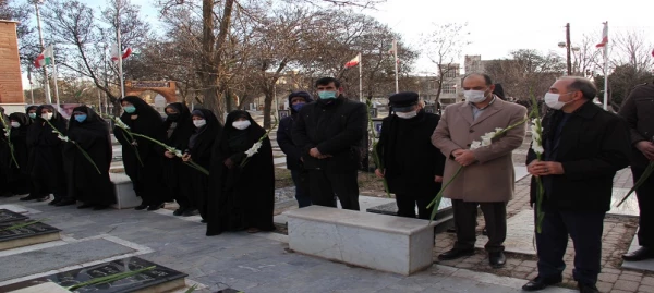 حضور دانشگاه فرهنگیان اردبیل در مراسم آیین گلباران و عطرفشانی گلزار شهدای استان 