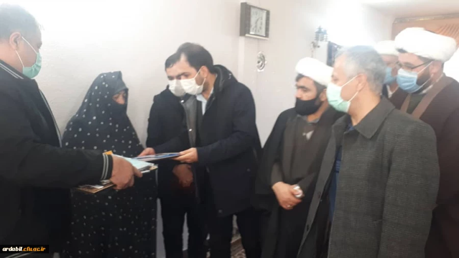 دیدار کارکنان مرکز آزادگان نیر  و مسئولان شهرستان با خانواده شهیدان صوابی 2