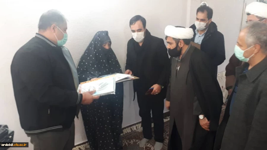 دیدار کارکنان مرکز آزادگان نیر  و مسئولان شهرستان با خانواده شهیدان صوابی 3