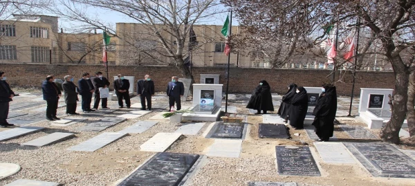 مراسم زیارت قبور شهدای دانشگاه فرهنگیان اردبیل 