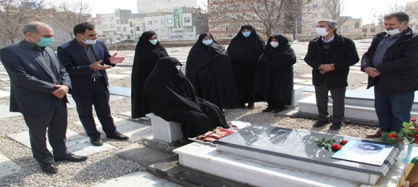 مراسم زیارت قبور شهدای دانشگاه فرهنگیان اردبیل 