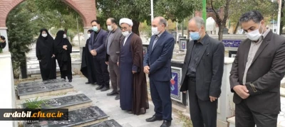 به مناسبت هفته دفاع مقدس:

مراسم قرائت زیارت عاشورا و غبارروبی و عطر افشانی مزار مطهر شهدای دفاع مقدس استان برگزار شد