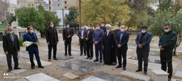 مراسم زیارت و عطرفشانی قبور شهدای استان
