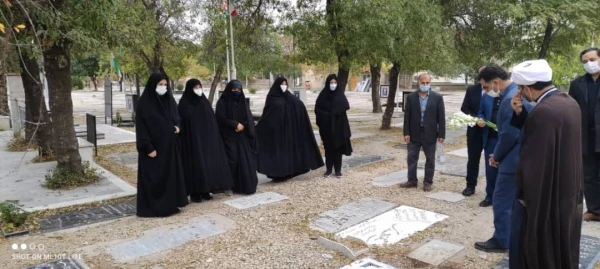 مراسم زیارت و عطرفشانی قبور شهدای استان