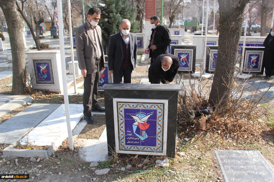 غبارروبی و عطرافشانی مزار شهدا به مناسبت هفته بسیج  5