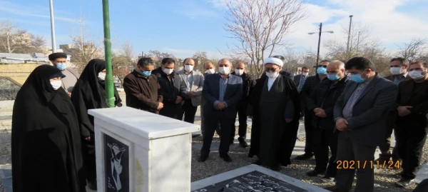 مراسم غبار روبی و عطرافشانی مزار شهدای استان اردبیل 