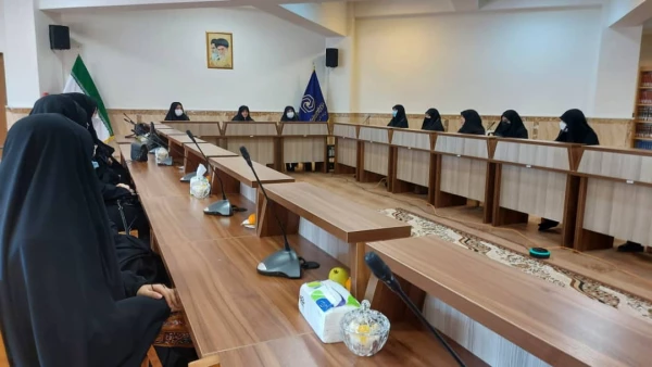 نشست مشترک حوزه علمیه خواهران و پردیس بنت الهدی صدر اردبیل