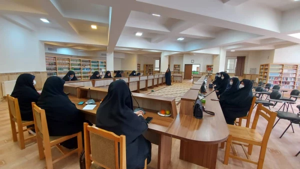 نشست مشترک حوزه علمیه خواهران و پردیس بنت الهدی صدر اردبیل
