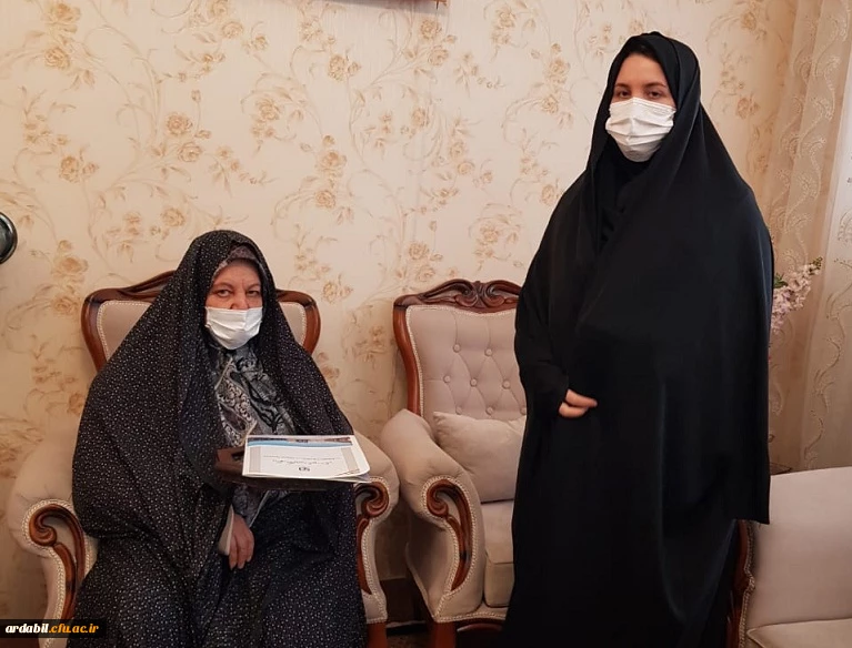 دیدار سرپرست پردیس بنت الهدی صدر با خانواده شهید یوسفی 