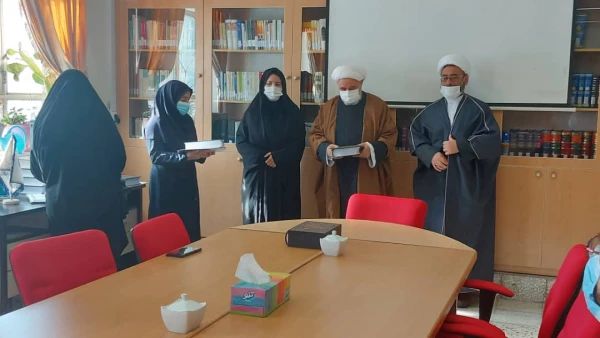 مراسم تجلیل از خواهران شاغل در پردیس بنت الهدی صدر 