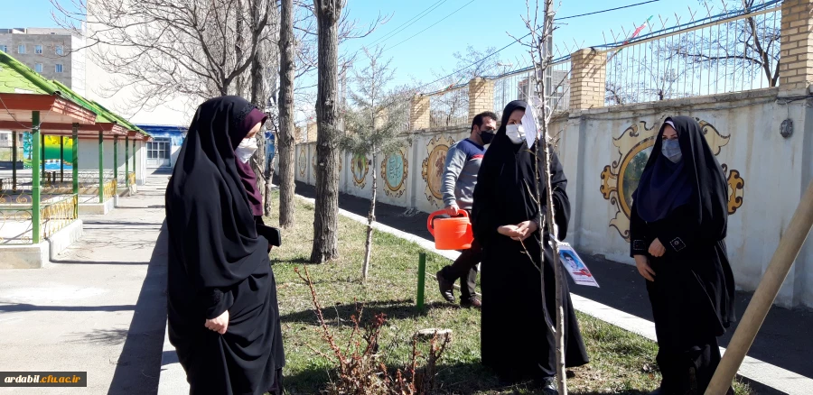 کاشت نهال به مناسبت روز درختکاری