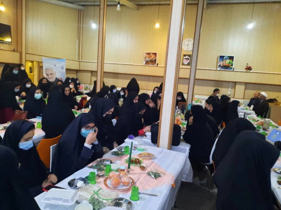  مراسم افطاری در پردیس بنت الهدی صدر