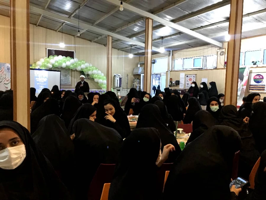  مراسم افطاری در پردیس بنت الهدی صدر