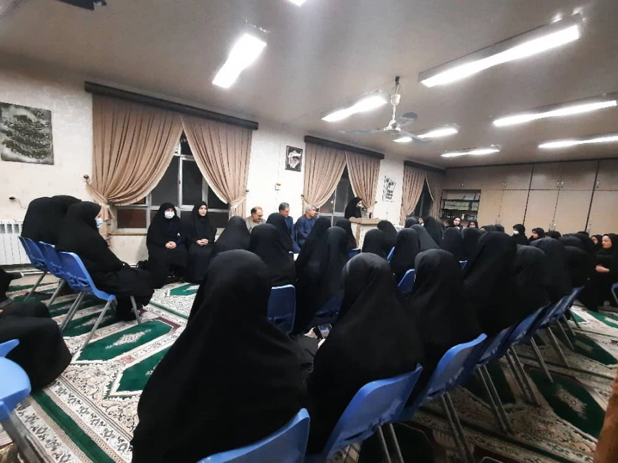 مراسم شب شعر دانشجویی در پردیس بنت الهدی صدر 