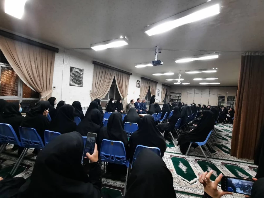 مراسم شب شعر دانشجویی در پردیس بنت الهدی صدر 