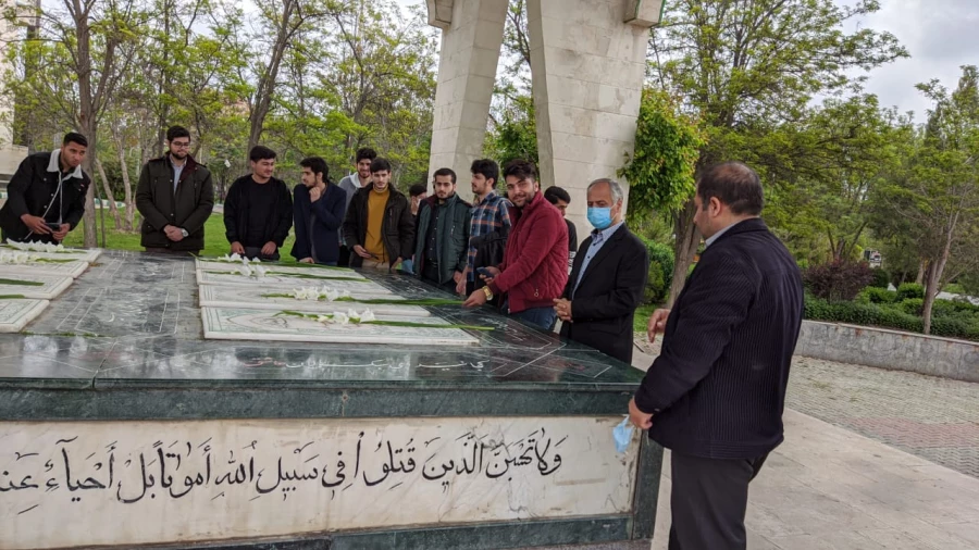 حضور دانشجومعلمان واحد دانشگاهی آزادگان نیر در گلزار شهدای گمنام اردبیل
