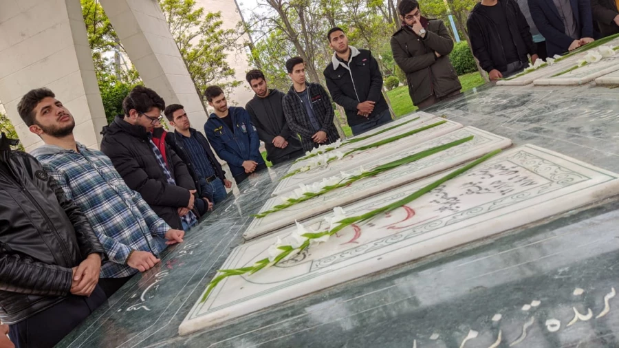 حضور دانشجومعلمان واحد دانشگاهی آزادگان نیر در گلزار شهدای گمنام اردبیل