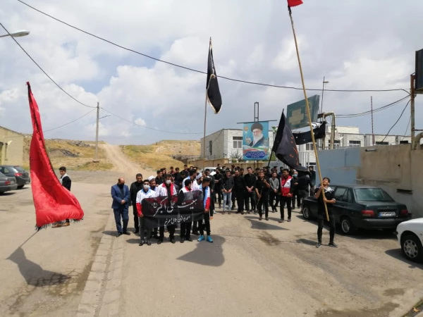 برگزاری مراسم سوگواری سرور و سالار شهیدان حضرت امام حسین (ع) با راه اندازی دسته عزاداری 