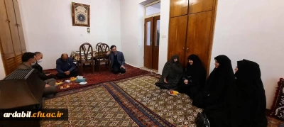 به مناسبت سالروز وفات حضرت ام البنین(س):

دیدار سرپرست پردیس بنت الهدی صدر با خانواده شهید قلیان 