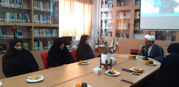 مراسم تجلیل از خواهران شاغل در پردیس بنت الهدی صدر