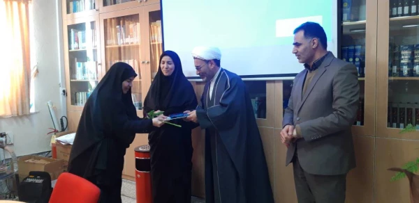 مراسم تجلیل از خواهران شاغل در پردیس بنت الهدی صدر