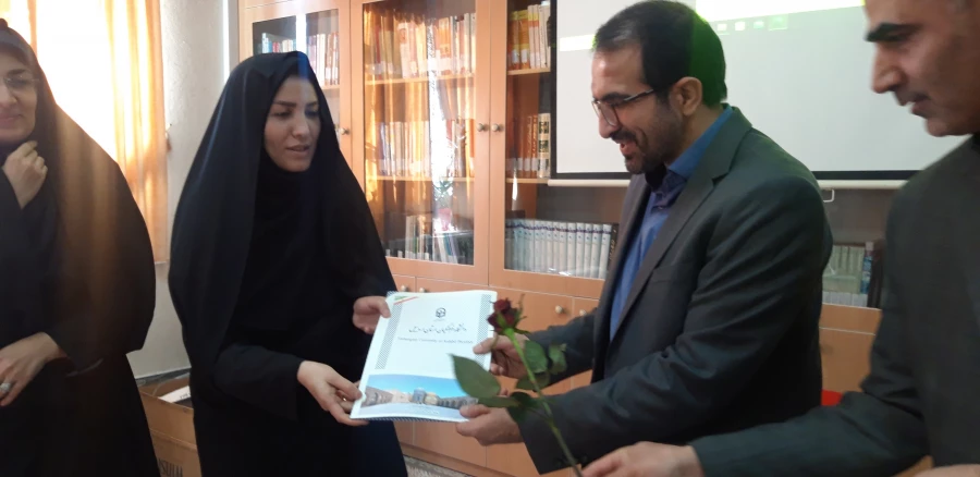 تجلیل سرپرست دانشگاه فرهنگیان اردبیل از بانوان شاغل در پردیس بنت الهدی صدر 