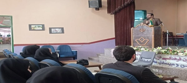 کارگاه راه های شادکامی با محوریت یوگای خنده در پردیس بنت الهدی صدر