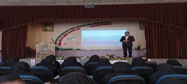 کارگاه راه های شادکامی با محوریت یوگای خنده در پردیس بنت الهدی صدر