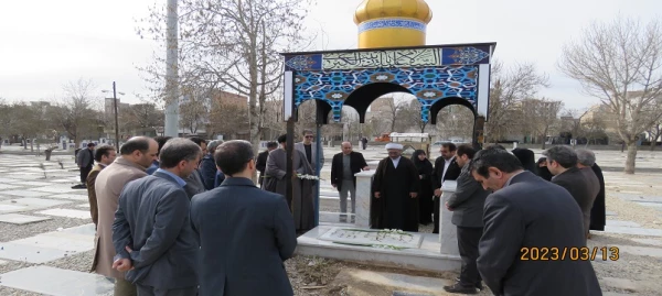 مراسم غبار روبی و عطرافشانی مزار شهدای استان اردبیل