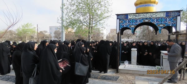 مراسم غبار روبی و عطرافشانی مزار شهدای استان اردبیل