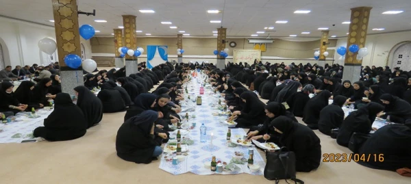 ویژه برنامه ضیافت نور در پردیس بنت الهدی صدر