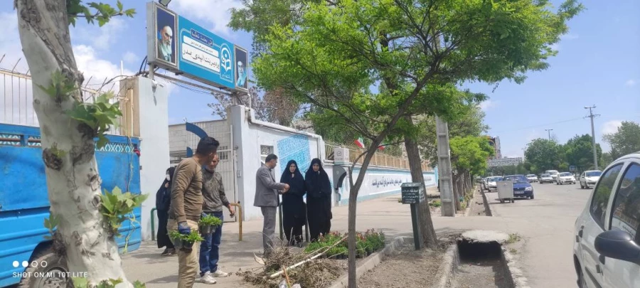  زیباسازی فضای سبز پردیس بنت الهدی صدر