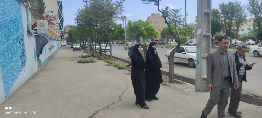  زیباسازی فضای سبز پردیس بنت الهدی صدر