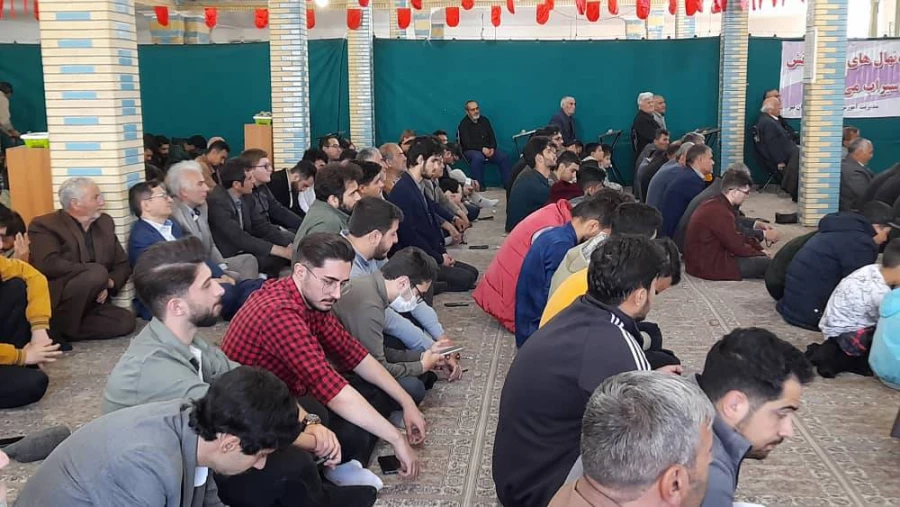 حضور پرشور دانشجومعلمان معلمان مرکز آموزش عالی آزادگان نیر در مراسم پرفیض نمازجمعه شهرستان نیر 