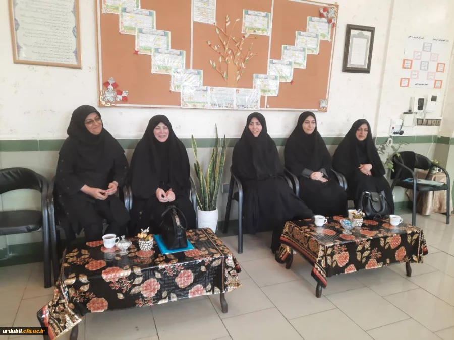 بازدید سرپرست پردیس بنت الهدی صدر از مدارس مجری کارورزی استان