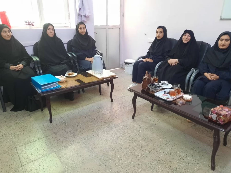 بازدید سرپرست پردیس بنت الهدی صدر از مدارس مجری کارورزی استان