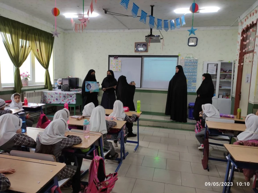 بازدید سرپرست پردیس بنت الهدی صدر از مدارس مجری کارورزی استان