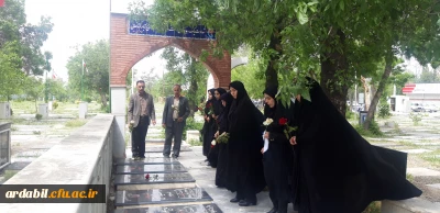 به مناسبت گرامیداشت سوم خرداد برگزار شد:

مراسم غبار روبی و گل افشانی مزار شهدای عملیات بیت المقدس