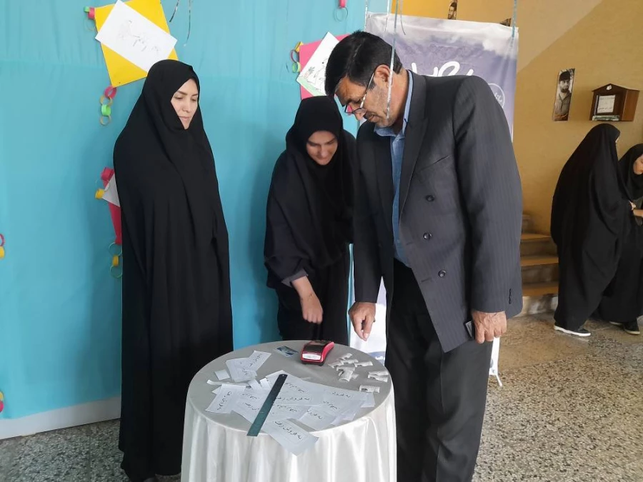 برپایی نمایشگاه خیریه به رنگ آسمان 