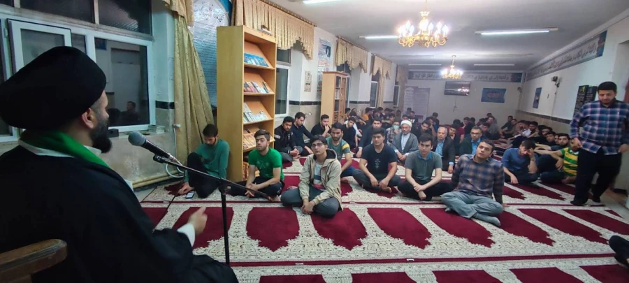 ویژه برنامه دهه کرامت با حضور گسترده دانشجومعلمان